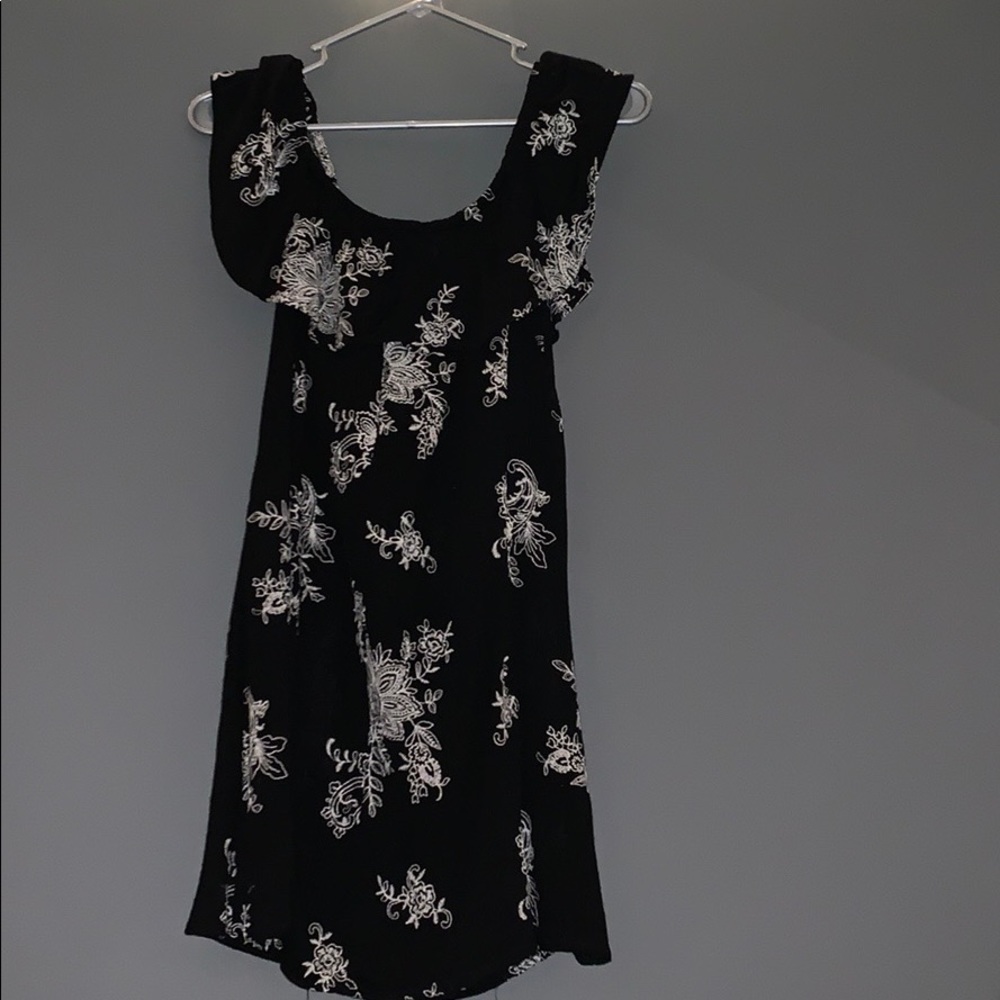 Black and white Pacsun dress